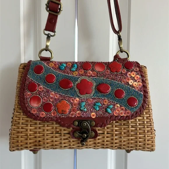 PreOwned Excellent Condition Gendhis Ratan bag with 2 straps - Picture 2 of 16